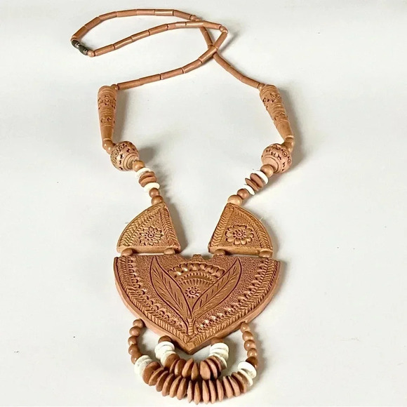 Vintage Artisan Tribal Boho Carved Clay Beaded Statement Necklace. - Picture 6 of 8
